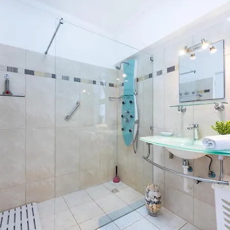 Cabreira Concorde Apartament *